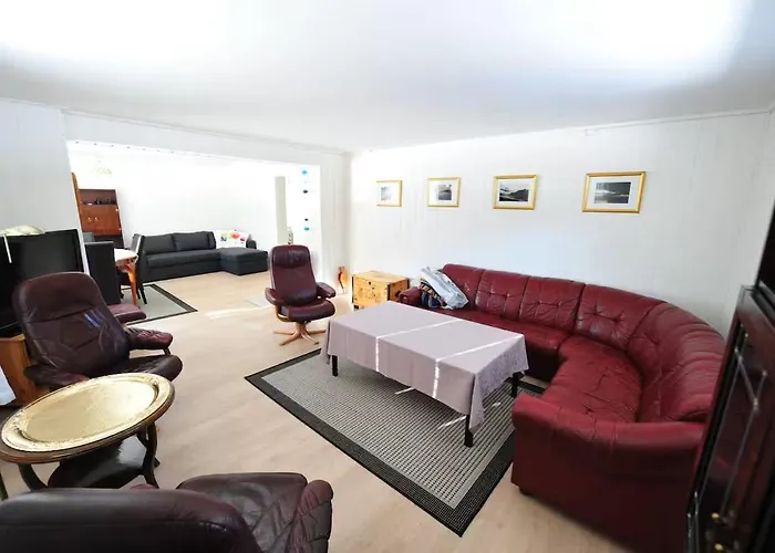 Fishermens House, Romslig Naer Sjoen Medby Senja